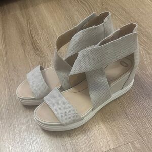 Dr. Scholl's Light Beige Strappy Sandals